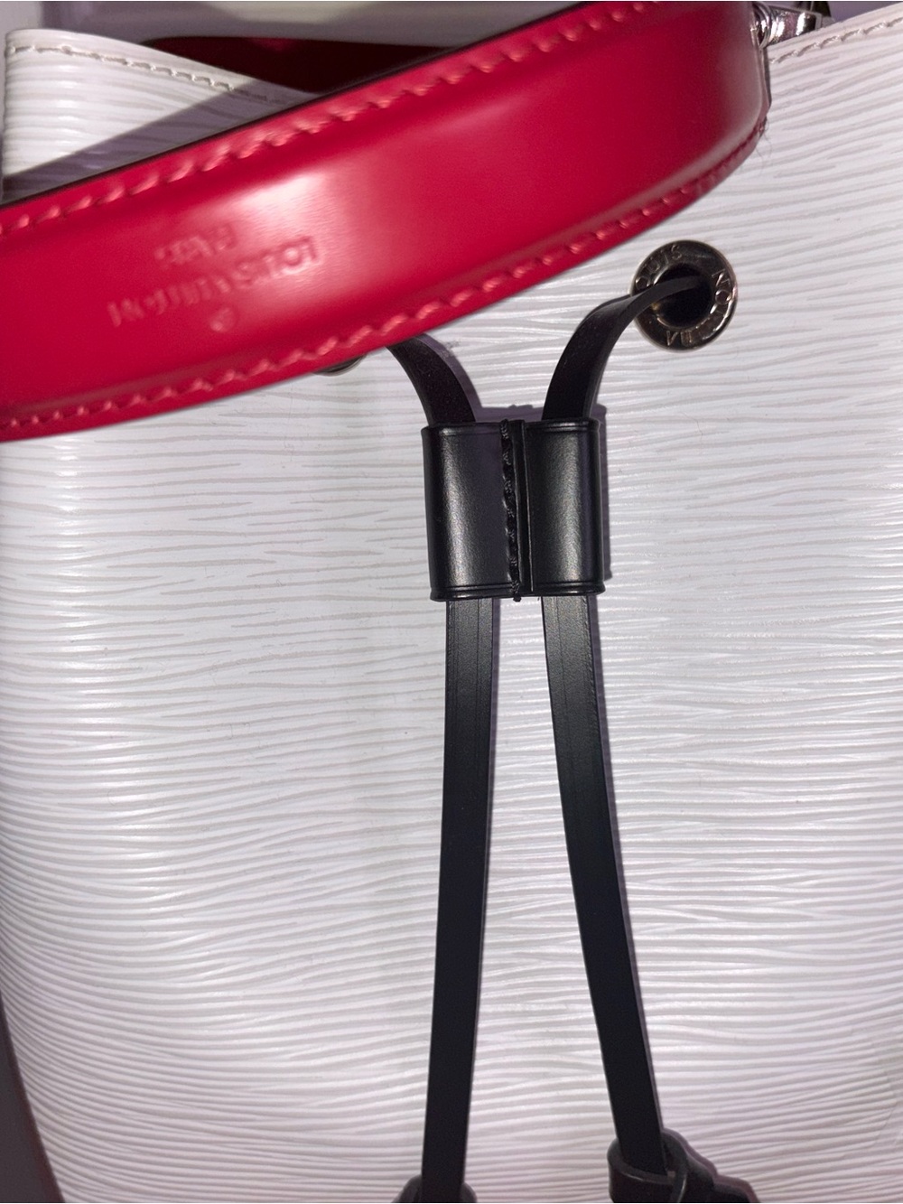 Louis Vuitton White Epi Leather Bucket Bag with Red Top Handle - Picture 3 of 8
